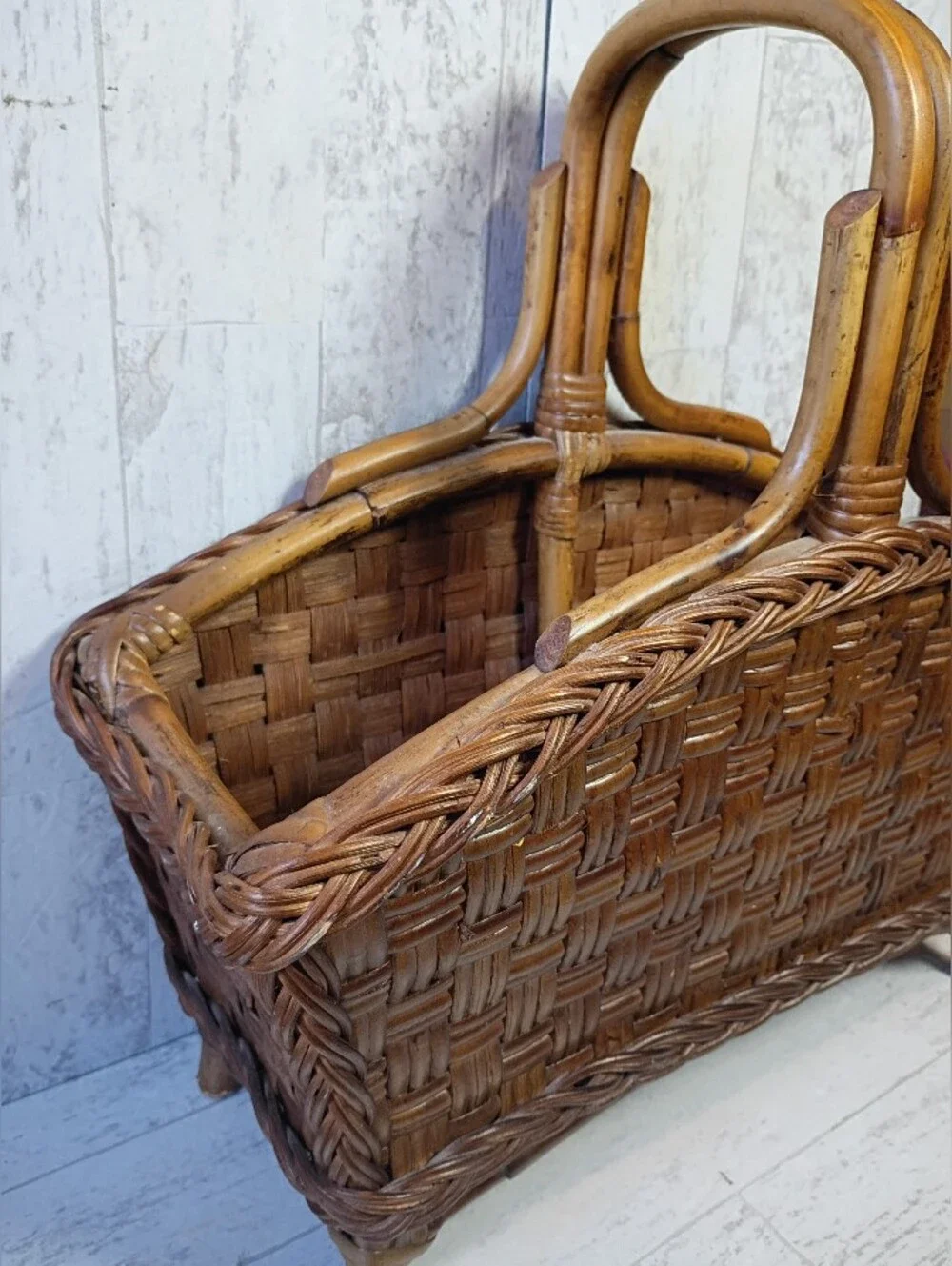VTG Coastal FarmhWicker & Bamboo Handle  Magazine Newspaper Holder Storage Baske